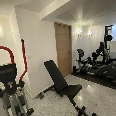 Duplex Centre *